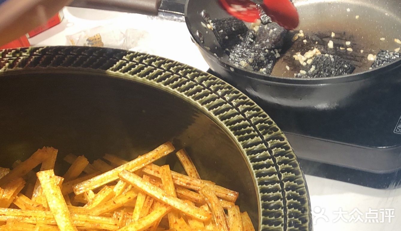 绝了绝了。不得不说,它是好看的。哈哈哈哈哈哈