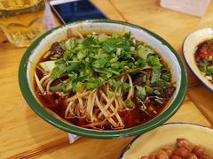-拈签一笑黄牛肉辣卤串串