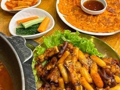 -喇喇排骨火锅·传统韩式脊骨汤(望京西园总店)