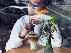 -ZING COFFEE 镜咖啡