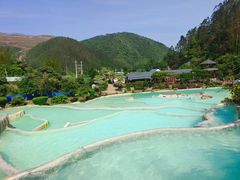 -十万大山布透温泉