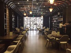 室内艺术-钟书阁(松江泰晤士小镇店)