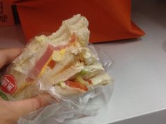 -全家便利店(愚园店)