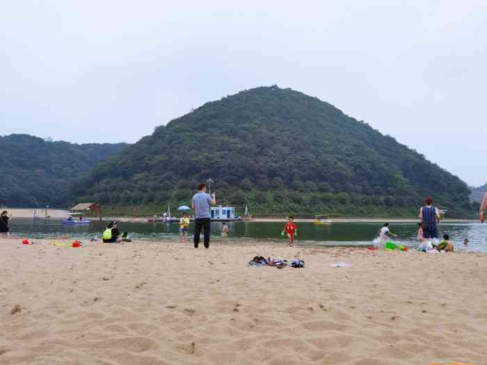 空谷长滩水公园-"空谷长滩水上乐园位于杭州市西湖区宝寿山景.