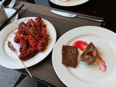-大中华希尔顿酒店-念自助餐·嗨啤·小龙虾