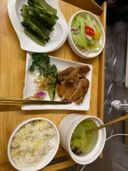 -卓玥国际月子会所(罗山路店)