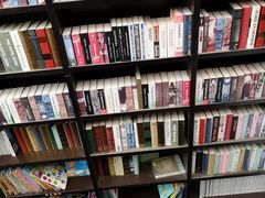 -钟书阁(松江泰晤士小镇店)