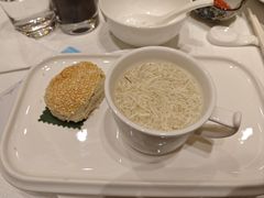 文思豆腐配黄桥烧饼-扬州香格里拉·香宫中餐厅