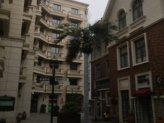 -鲁邦国际风情街(麦世达韩国精品百货店)