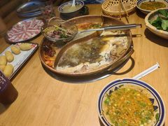 -洱火云南酸菜牛肉火锅(石景山当代商城店)