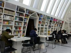 -钟书阁(松江泰晤士小镇店)