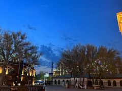 -布尔津河堤夜市