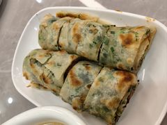 葱饼卷牛肉-台北楚楚园馅饼粥(虹桥南丰城店)