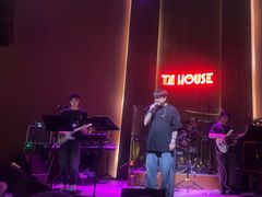 -TZ House音乐现场(来福士中心店)