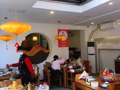 大堂-毛辣果·贵州红酸汤牛肉火锅(西单店)