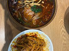 -三好食堂(煎饺·馄饨·肉饼米线·盛世广场店)