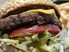 -The Habit Burger Grill 哈比特汉堡(复兴soho店)