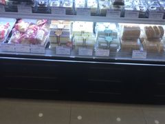 -红宝石·鲜奶小方·海派西点房(丰庄店)