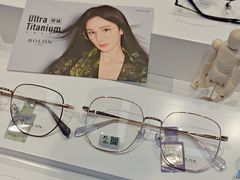-罗伯特眼镜·蔡司官方授权(前海桂湾店)