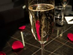 開胃氣泡酒-wann lounge 低温慢煮牛排·清吧