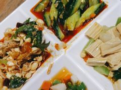 素拼凉菜-叁宝烤肉• 西安烧烤 领跑品牌(中海城店)