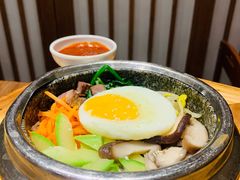 牛肉拌饭-明洞阿姨·韩式酱蟹烤肉·创意料理(三元桥店)