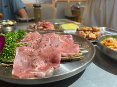-围炉肉舍•炭烤活鳗•丹东海鲜烤肉(步行街店)