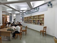 -荔湾区图书馆(周门馆)