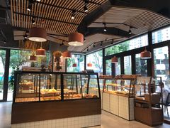 面包甜点陈列柜-Dough&Joe团憩(瑞虹天地月亮湾店)