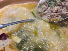 -洱火云南酸菜牛肉火锅(石景山当代商城店)