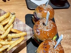-三勾JJJ Burger&Coffee(梅溪湖店)