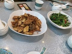 -汗腾格里·风味餐厅(新疆驻京办店)