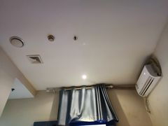 -Zsmart智尚酒店(上海轻纺市场定边路地铁站店)