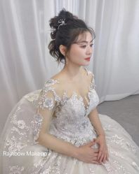 -现代经典婚纱摄影