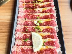 柠檬香草黑椒牛五花-小米烤肉-泥炉炭烤(常营店)
