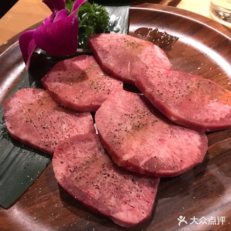 相比韩式烤肉，日式甜甜的酱汁更得我心。大粥沫的中午