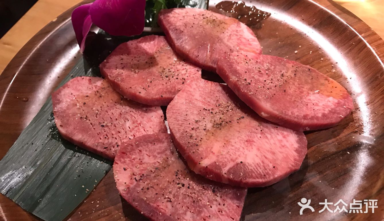 相比韩式烤肉，日式甜甜的酱汁更得我心。大粥沫的中午