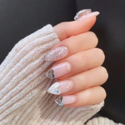 -悦指间美甲美睫