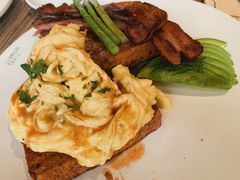 -Common Table · Brunch & Coffee