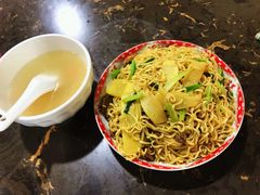 牛腩炒面-博鳌悠然·忠锐杂粮茶餐厅