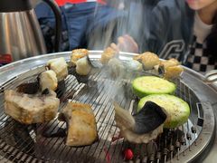 -围炉肉舍丹东海鲜烤肉·烤活鳗(步行街店)