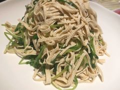 黑豆芽拌千张-金鸭季·北京烤鸭(深业上城店)