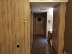 -西安大雁塔科技大学地铁站亚朵酒店