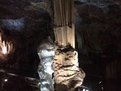 -波斯托伊纳溶洞