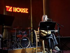 -TZ House音乐现场(来福士中心店)