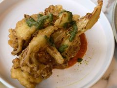 酥炸有机花菜配自制辣酱和薄荷酱-G+KITCHEN(龙湖狮山天街店)