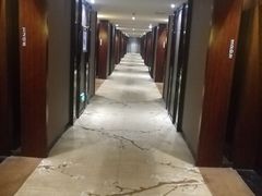 -武汉光谷广场杨家湾地铁站怡程酒店