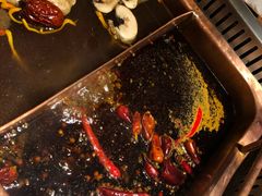 -老牌坊云南鱼豆花火锅(爱建店)