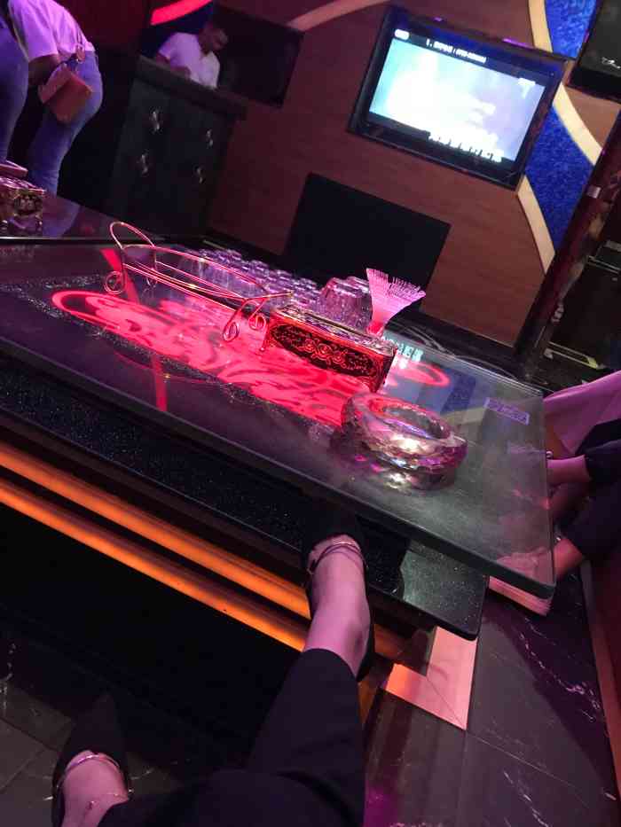 新红馆盛世时代ktv-"晚上吃饭完大家伙儿组织去海逸半岛旁边的新.