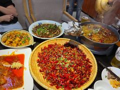 -万重锦·人文川菜馆(骡马市店)